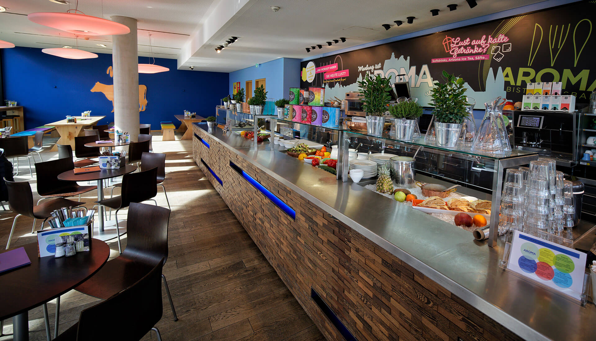 Nehmen Sie Platz und genießen Sie süße und herzhafte Leckereien